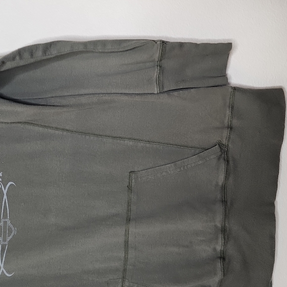 Harley  Davidson  long sleeve  top with front pocket  size 2x - Picture 3 of 7